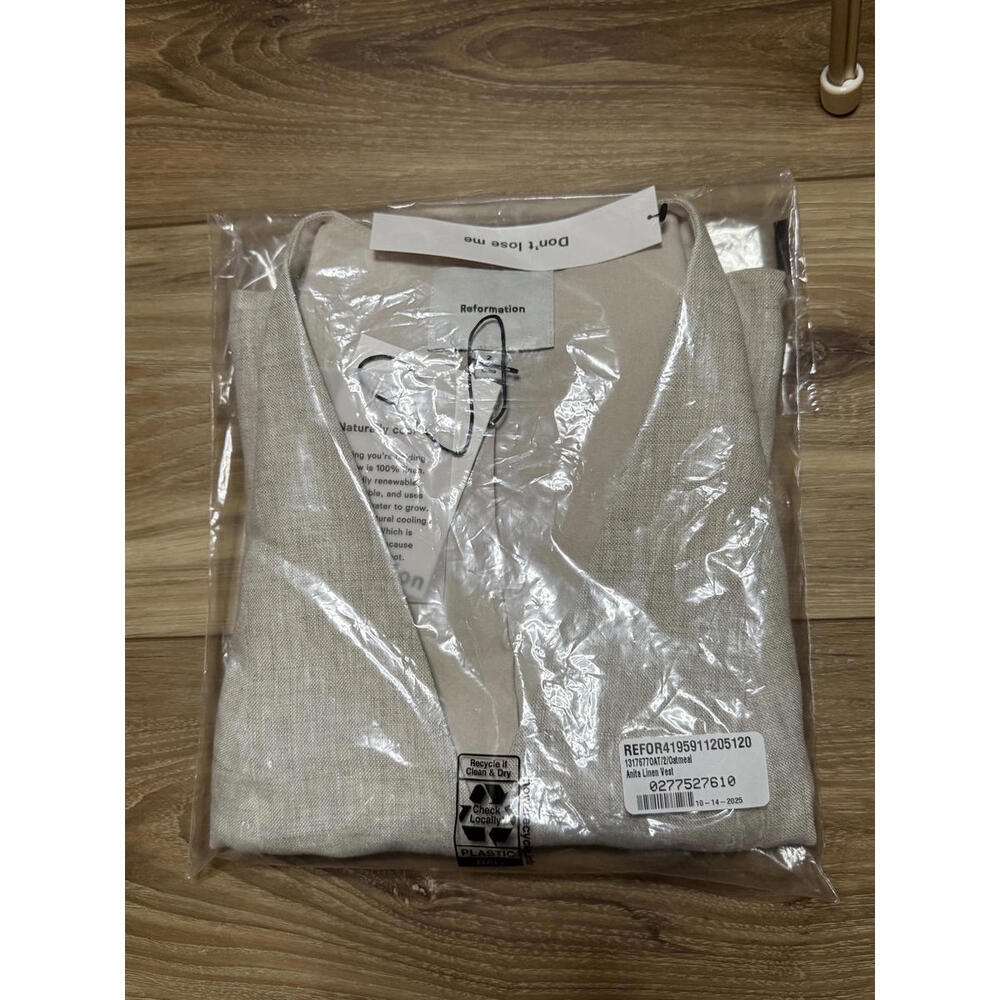 NWT! Reformation Anita Linen Vest in Oatmeal Size 2 - Picture 3 of 6